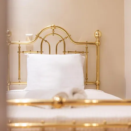 Luxury Apartment *